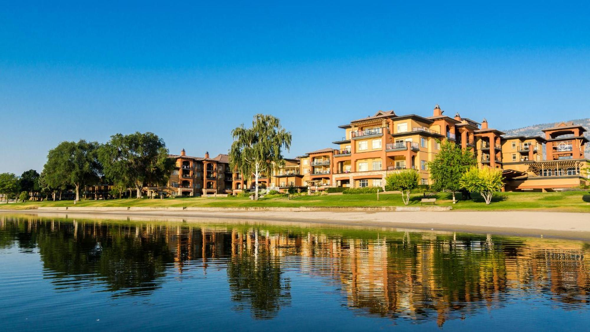 Watermark Beach Resort Osoyoos Exterior foto