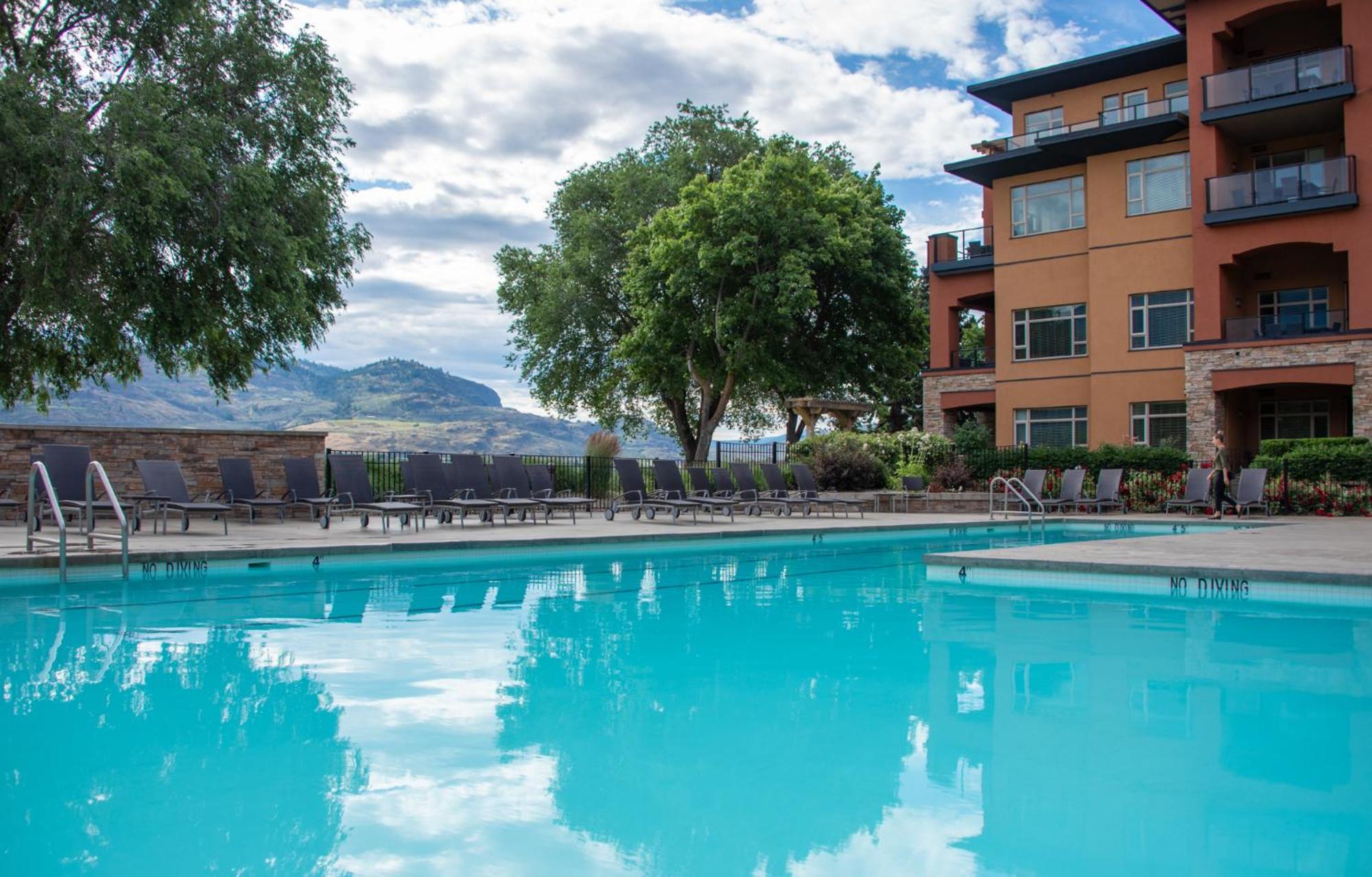 Watermark Beach Resort Osoyoos Exterior foto